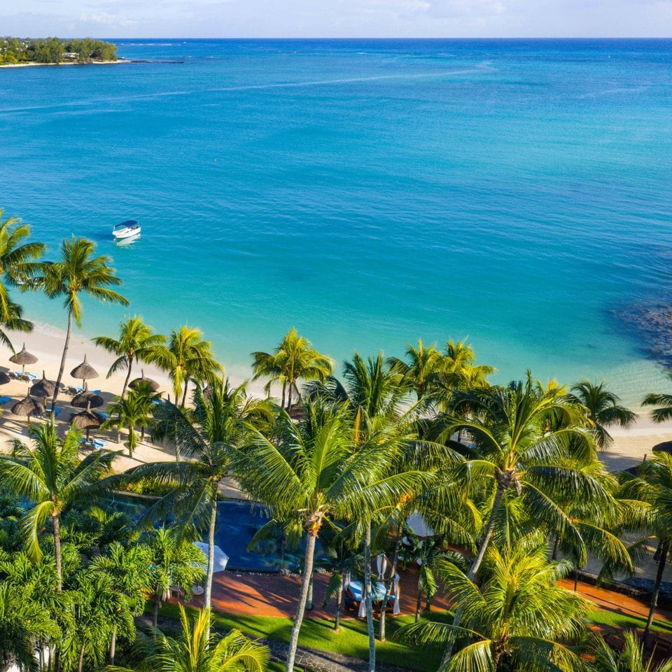 Paradis Beachcomber Golf Resort & Spa